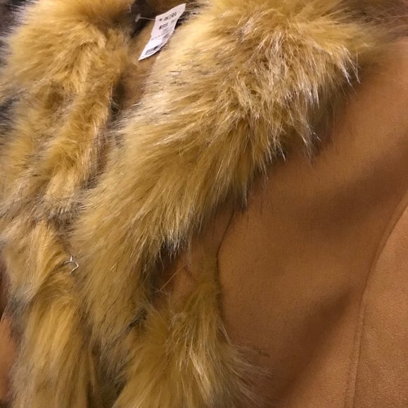 AKIRA NWT COCO Fur and Suede Winter Coat Size S - Picture 5 of 9